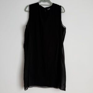 Chic Sleeveless Black Shift Dress